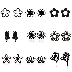 Lot de 9 paires de boucles d'oreilles fleurs en acier noir avec rose et lotus