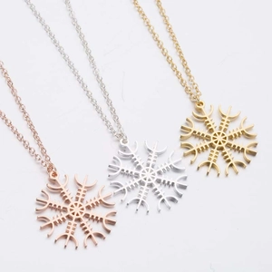 Drei Wikinger-Vegvisir-Kompassketten in Roségold, Silber und Gold für Frauen