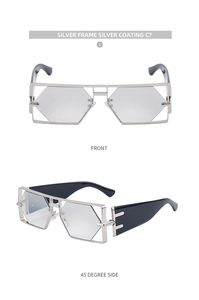 Detail der quadratischen silbernen Metall-Sonnenbrille mit verspiegelten Gläsern