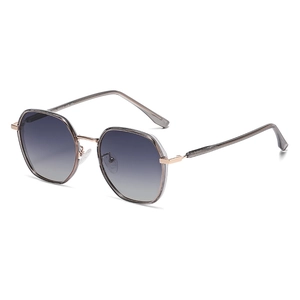 Chic oversized square polarized sunglasses for women with purple gradient lenses