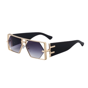 Modische quadratische hohle Metall-Sonnenbrille für Herren mit lila Verlauf und Goldrahmen
