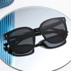 Classic square polarized sunglasses for men with glossy black frame and dark lenses