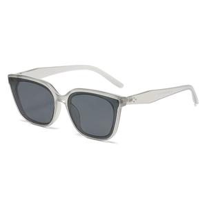 Lunettes de soleil polarisées œil-de-chat tendance avec monture mate grise