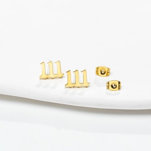 Boucles d'oreilles chiffre 111 de style gothique en acier inoxydable doré