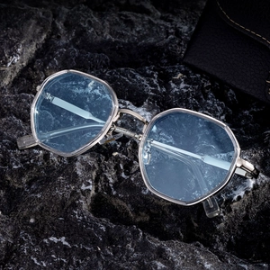 2025 vintage square frame sunglasses for men with silver metal polygon frames and blue lenses