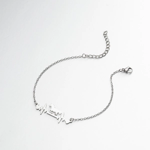 Silbernes Armband mit Herz, Herzschlag-Linie und Pferdesilhouette-Motiven