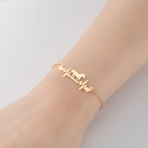 Eleganteres goldenes Herz und Pferd Silhouette Puls-Armband für Damen Minimalistischer Stil