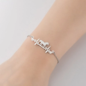 Minimalistisches silbernes Herzschlag Armband mit Pferdesilhouette für elegante Damen