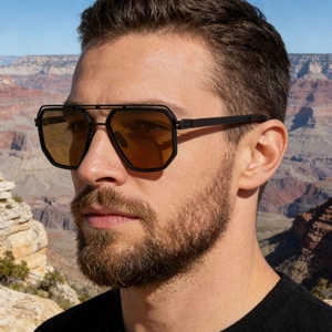 Detail of polarized octagon men's sunglasses with double bridge and yellow lenses