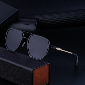 Fashionable men's square rimless sunglasses with gold metal frame and dark lenses