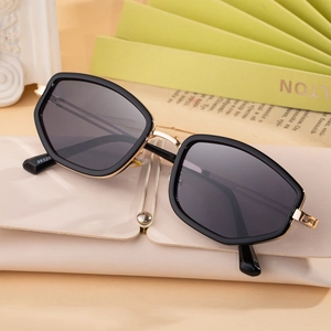 Chic square frame sunglasses in black and gold with a cream leather case