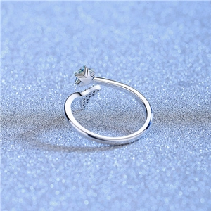 Silberner Stern und Fischschwanz Ring mit blauem Kristall und Zirkonia Besatz