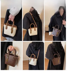 Vues détaillées du mini sac seau en cuir avec breloque ours sur une mise en page 6 cases