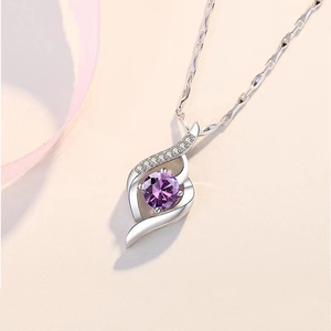 Cupid's Pfeil S925 Silberkette mit lila Edelstein und funkelnden weißen Diamanten