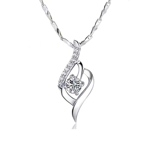 Eleganter S925 Silber Anhänger Cupidos Pfeil mit funkelndem Zirkon an einer Kette