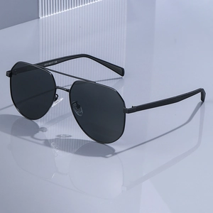 Occhiali da sole aviator quadrati polarizzati da uomo con montatura in metallo nero