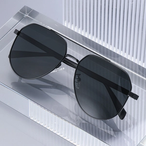Occhiali da sole aviator quadrati polarizzati con montatura in metallo nero da uomo