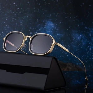 Herren Retro-Quadrat-Sonnenbrille mit Gold-Metallrahmen und schwarzer Hülle