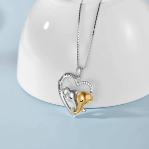 Collier pendentif cœur éléphant avec gravure I Love You Forever sur fond bleu clair