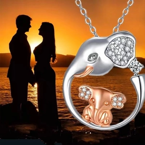 Collana alla moda con ciondolo elefante e koala in finitura argento e oro rosa
