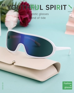 Lunettes de soleil cyclisme blanches futuristes avec verres violets et étui en cuir