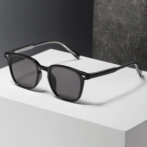 Square Frame Sunglasses PC UV400 Protection Full Rim Fashion Rivet Decor For Men Women Outdoor Driving