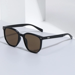 Mode Quadratischer Rahmen Sonnenbrille Für Damen Polarisiert UV400 Sonnenschutz Retro Street Style TR Metallrahmen Brillen Zubehör