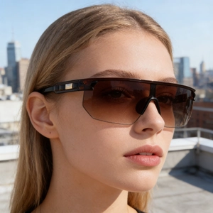 Lunettes de soleil bouclier surdimensionnées avec verres dégradés marron et détails dorés
