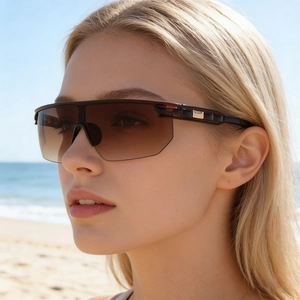 Lunettes de soleil de sport avec verres dégradés marron pour les activités de plein air
