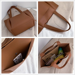Grand sac cabas marron caramel avec poches latérales et intérieur spacieux en cuir