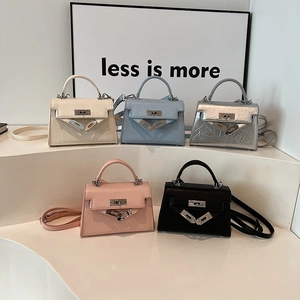 Minimalist leather crossbody kelly bag with wrinkled texture in five stylish colors