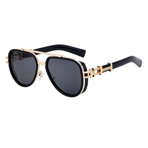 Retro pilot polarized sunglasses with black frames and gold metal hollowed temples