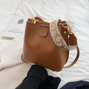 Sac Seau Femmes Cuir PU Bandoulière Amovible Large Sangle Jacquard Tissé Mode Rue Rétro Sac À Main Porté Épaule