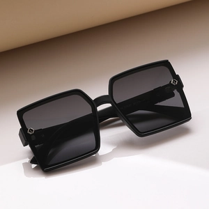 Black square oversized polarized sunglasses with silver metal decor and matte finish