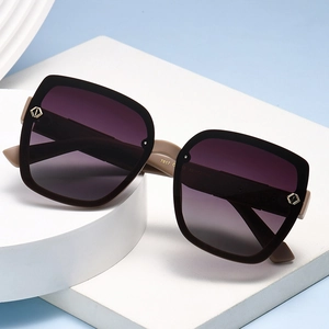 Polarized oversized square sunglasses with nude frame and purple gradient lenses