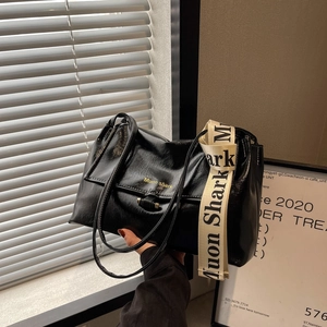 Glossy PU Leather Shoulder Bag For Women Retro Armpit Bag With Letter Print Wide Strap Casual Fashion Crossbody Handbag