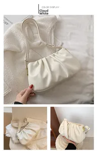 Détails du sac à bandoulière blanc nuage avec plis élégants et fermoir doré chic