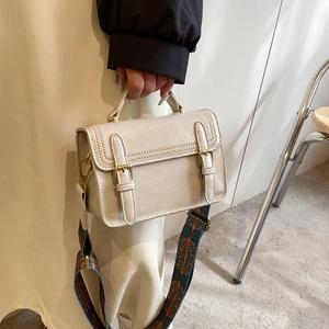 Sac à bandoulière rétro crème en PU avec sangle à motif et boucles dorées