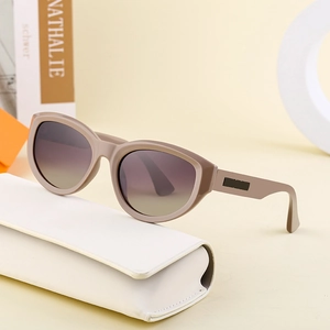 Chic latte cat eye polarized sunglasses with gradient lenses and premium white leather case