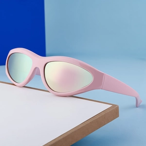Pink Y2K cat-eye sports sunglasses with silver mirrored lenses on geometric background