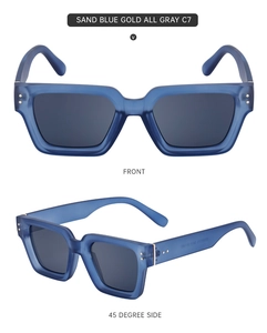 Vista frontal y lateral de gafas de sol cuadradas azul arena con lentes grises oscuros