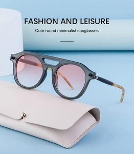 Steampunk sunglasses with pink gradient lenses and beige leather case set detail