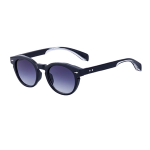 Fashionable oval black sunglasses for women with gradient purple lenses and silver rivets