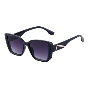 Lunettes de soleil œil de chat noires avec verres dégradés violets et détails en V dorés