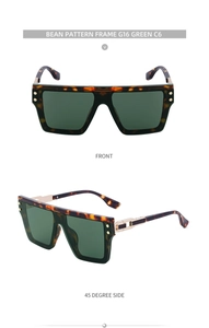 Vues détaillées de lunettes de soleil carrées à motif écaille avec verres verts et doré