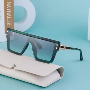 Lunettes de soleil punk carrées à dessus plat avec monture écaille verte et verres dégradés
