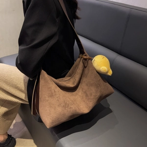 Brown frosted large capacity tote bag with duck pendant on shoulder strap