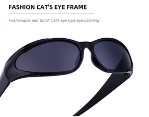 Detailansicht der stylischen schwarzen Cat-Eye Sonnenbrille mit grauen Gläsern im Y2K-Stil