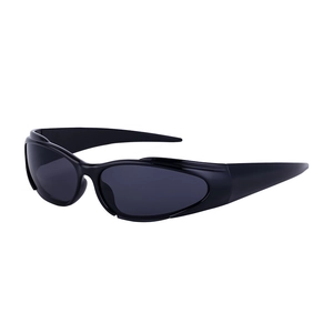 Sportliche Y2K Wrap Around Sonnenbrille mit mattem schwarzem Rahmen für Damen und Herren