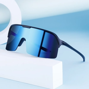 Lunettes de soleil de sport Y2K surdimensionnées avec verres miroirs bleus sur socle